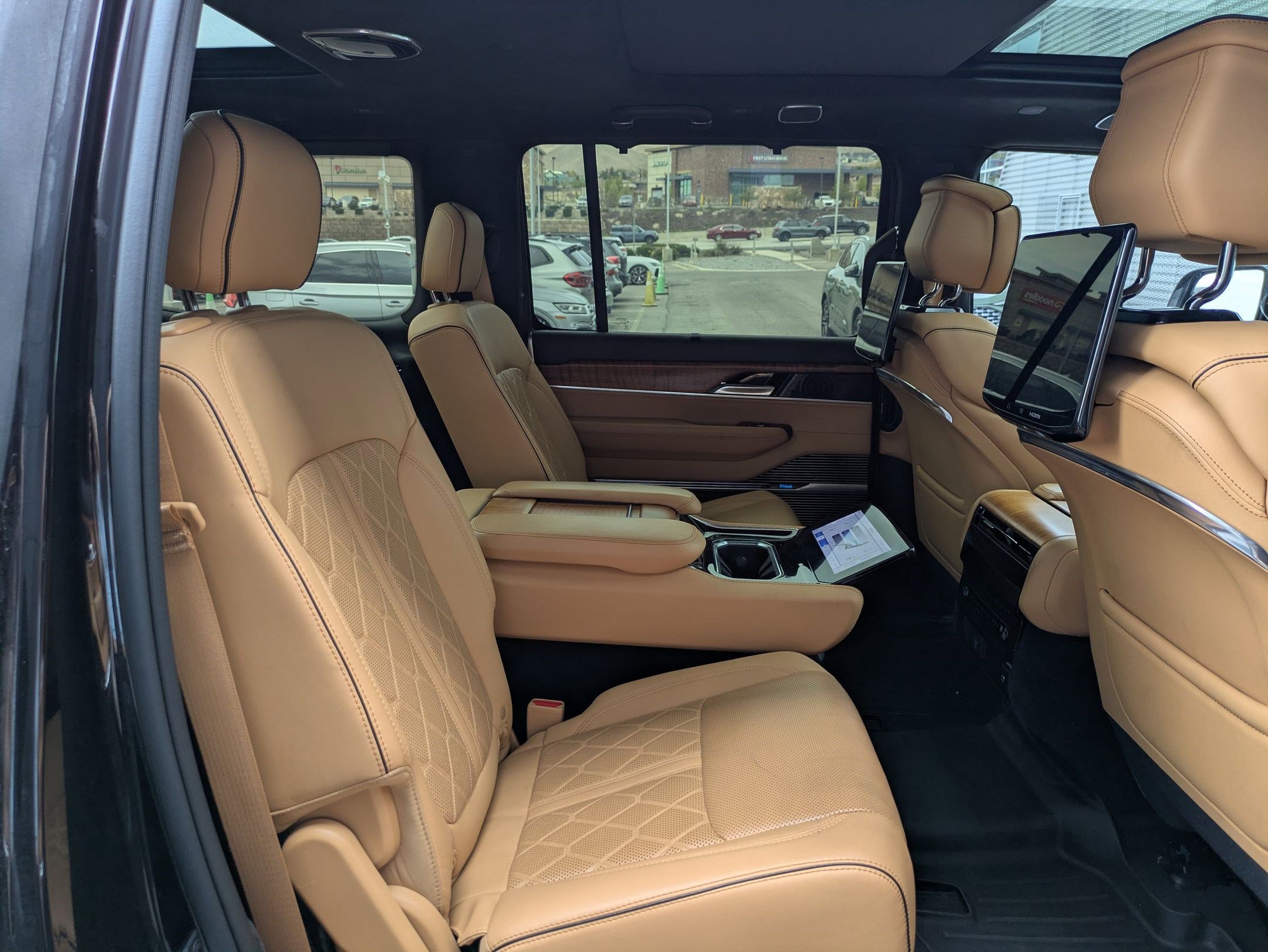 Used 2023 Jeep Grand Wagoneer Series III w/ Rear Seat Video Group 1 image 28