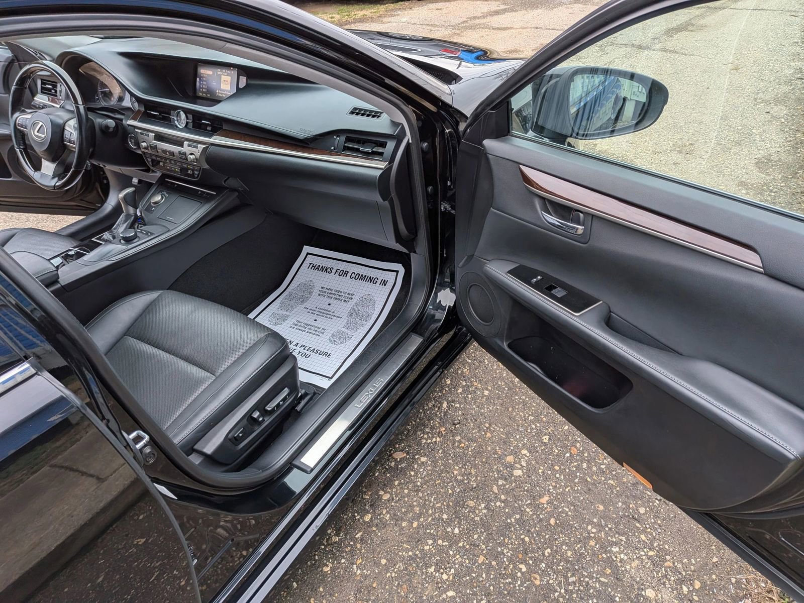 Used 2016 Lexus ES 350 w/ Premium Package w/Wood Trim image 32