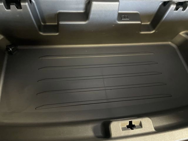 Used 2021 Chevrolet Traverse LS image 26