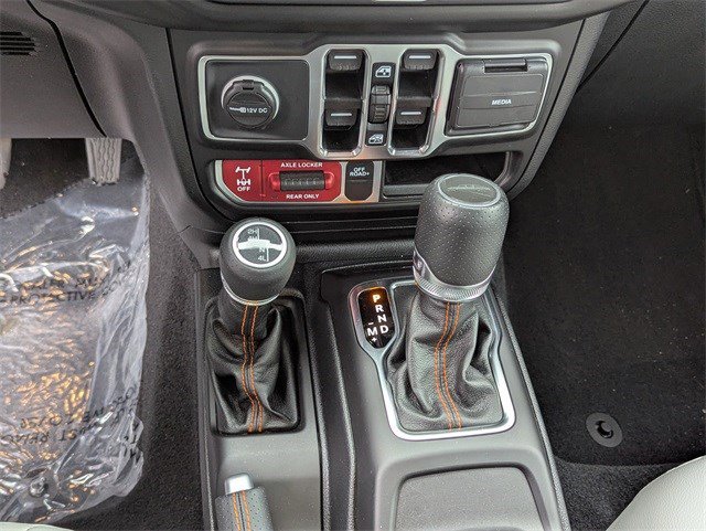 Used 2023 Jeep Gladiator Mojave w/ Cold Weather Group image 22