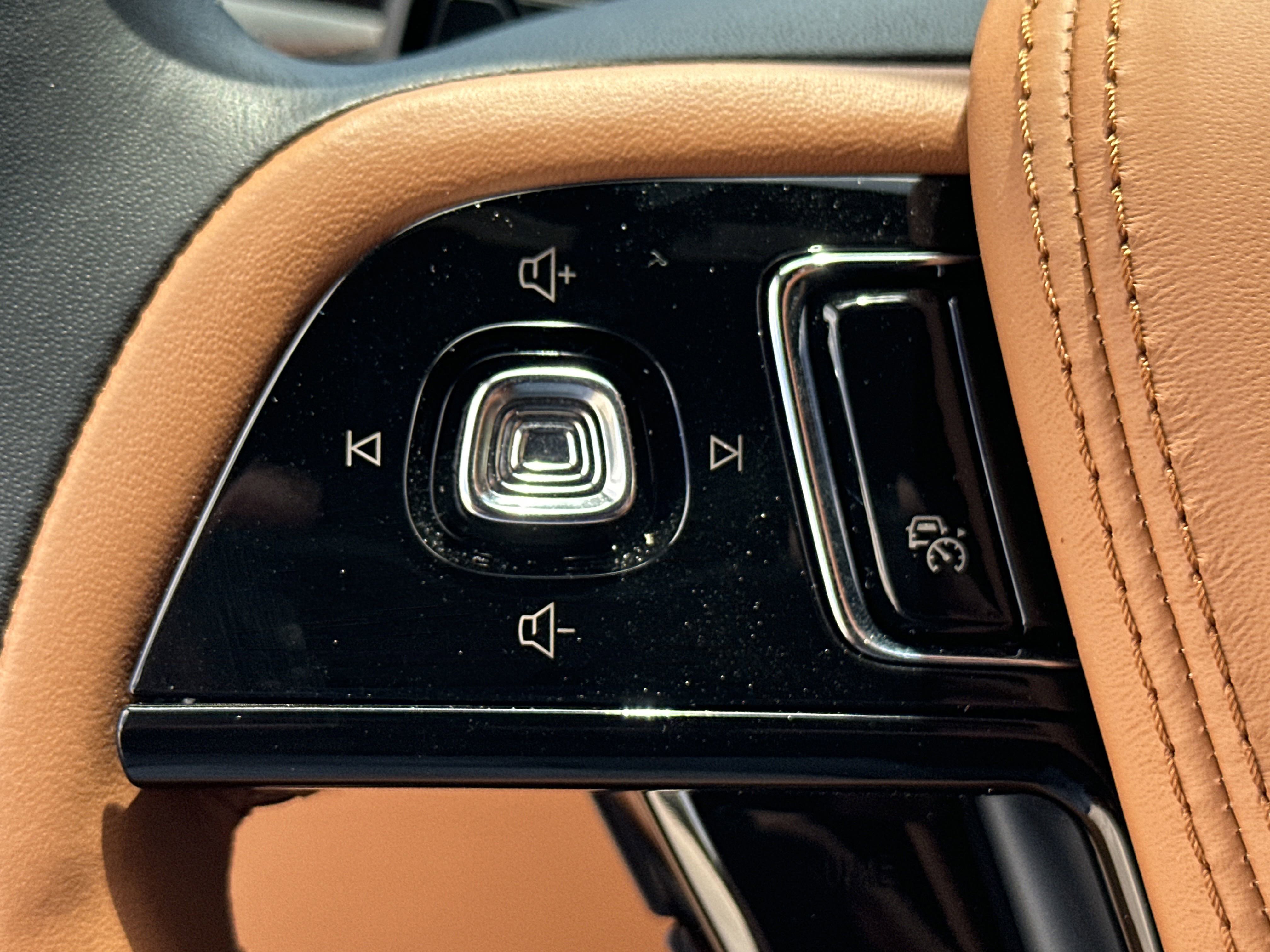 New 2025 Lincoln Aviator Black Label image 21