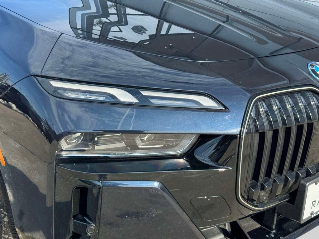 Certified 2025 BMW i7 eDrive50 w/ M Sport Package image 4
