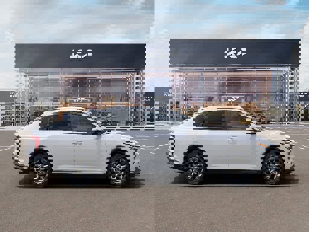 New 2026 Kia K4 LXS image 7