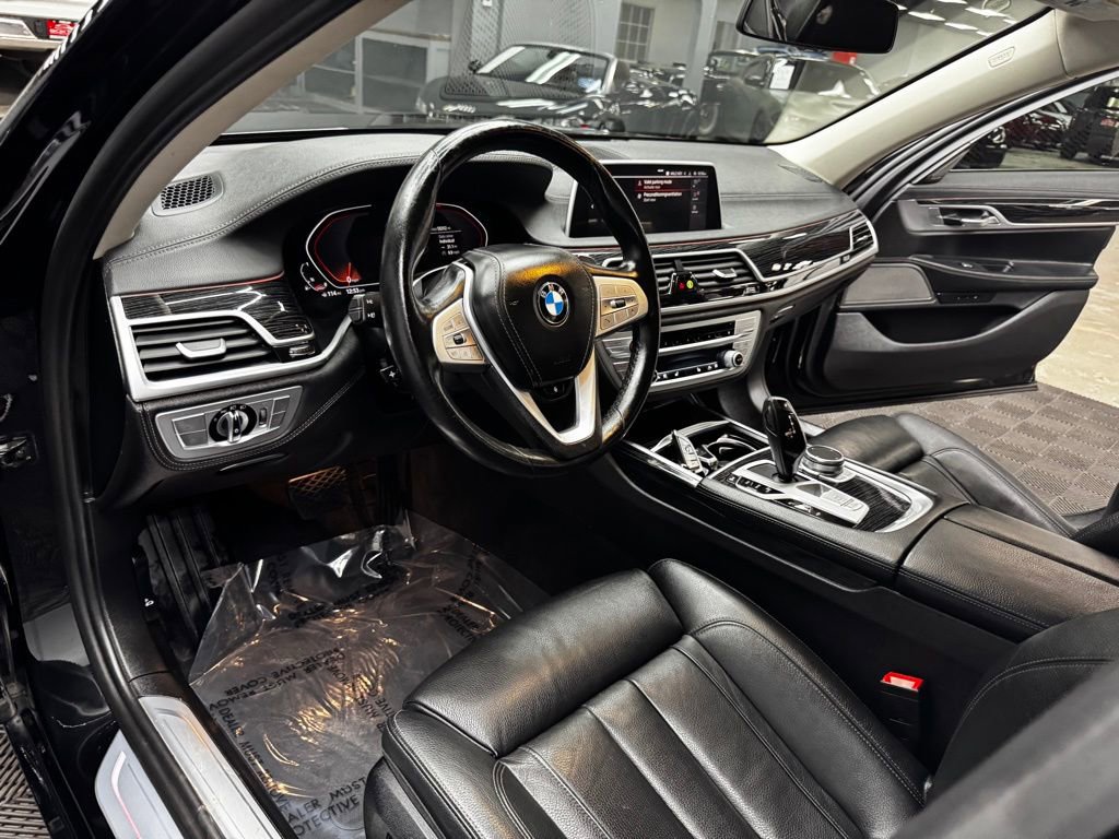 Used 2022 BMW 740i RWD image 37