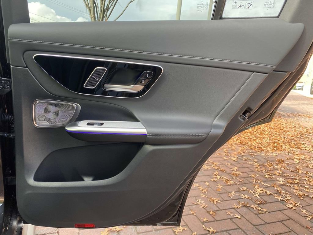 Certified 2025 Mercedes-Benz GLC 300 4MATIC image 13
