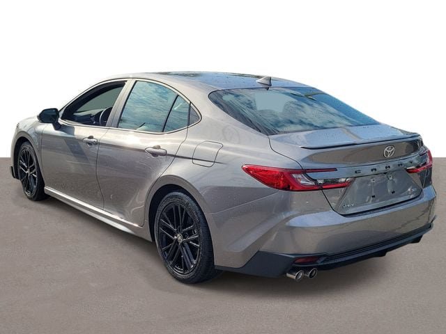 Used 2025 Toyota Camry SE FWD image 3