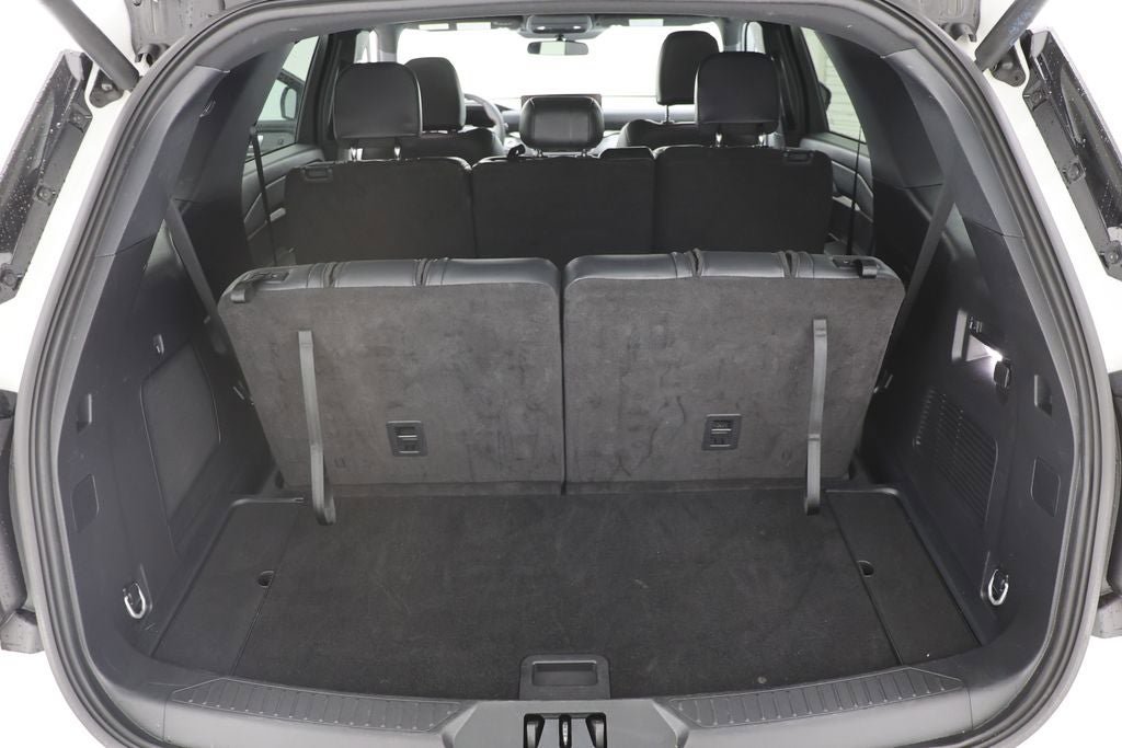 Used 2025 Ford Explorer ST-Line w/ ST-Line Street Pack AWD/4WD image 27