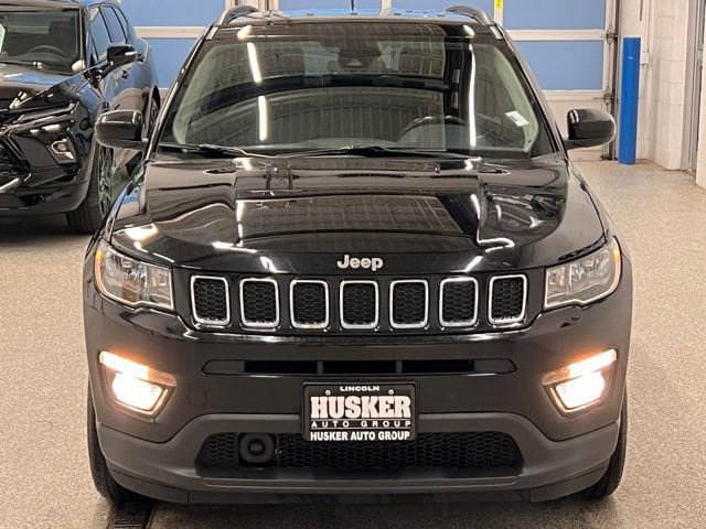 Used 2021 Jeep Compass Latitude w/ Driver Assistance Group AWD/4WD image 3