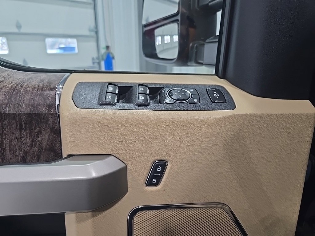 Used 2018 Ford F250 Lariat w/ Chrome Package image 13