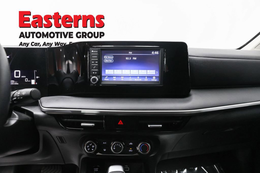 Used 2025 Nissan Kicks S image 12