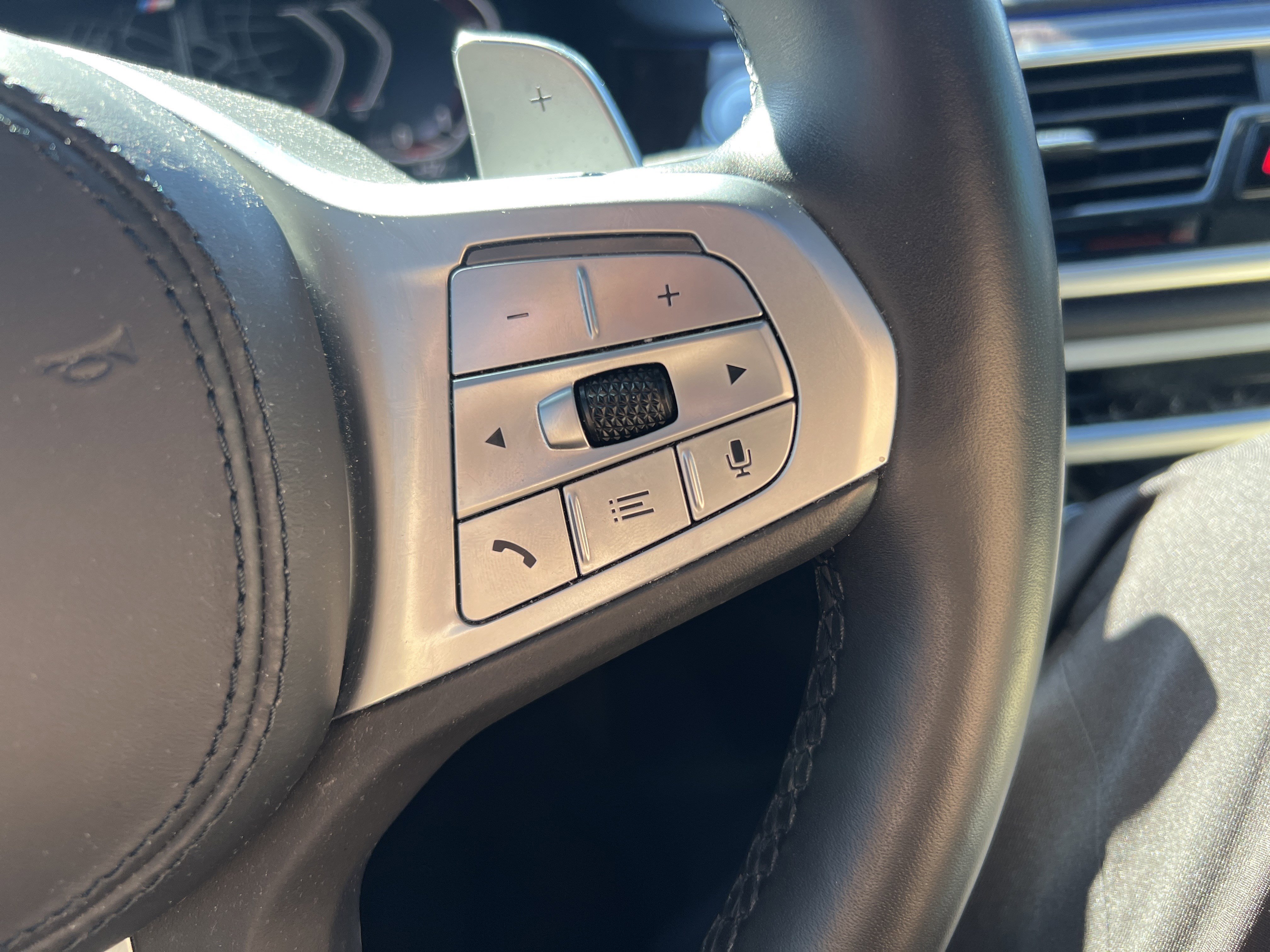 Used 2021 BMW 750i xDrive w/ Executive Package image 19