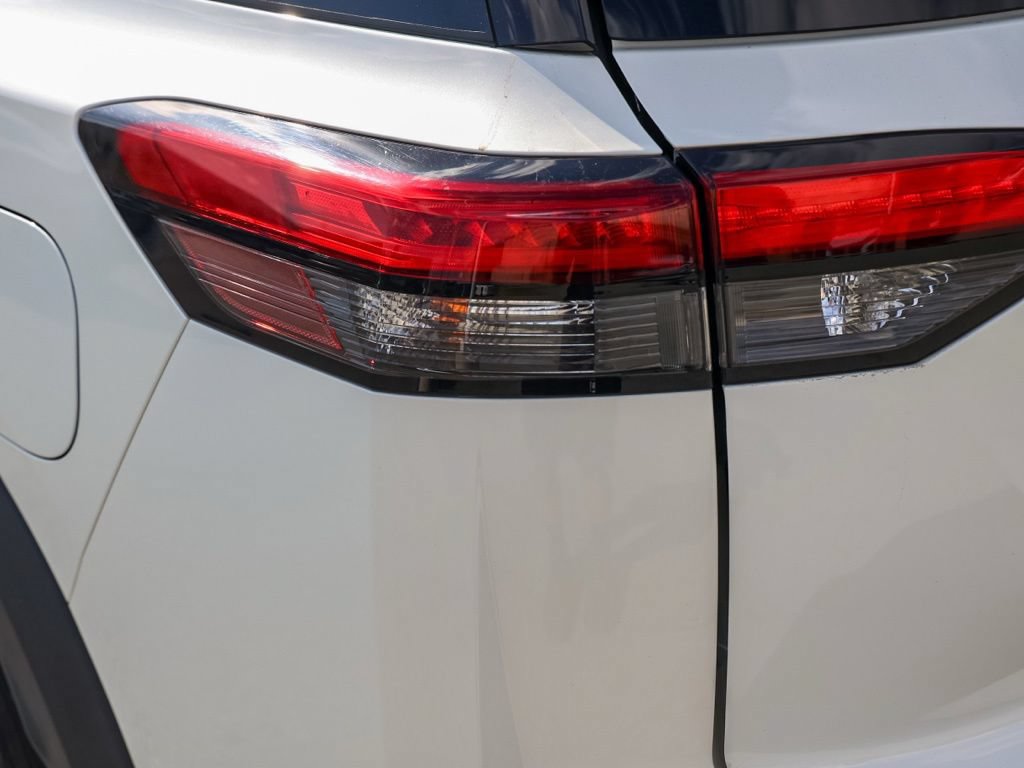 Used 2024 Nissan Pathfinder SV FWD image 7