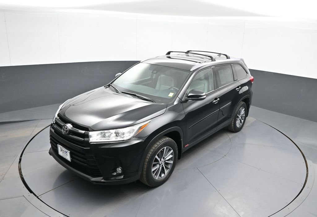 Certified 2019 Toyota Highlander XLE AWD/4WD image 36
