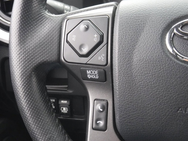 Used 2017 Toyota Tacoma TRD Sport image 41