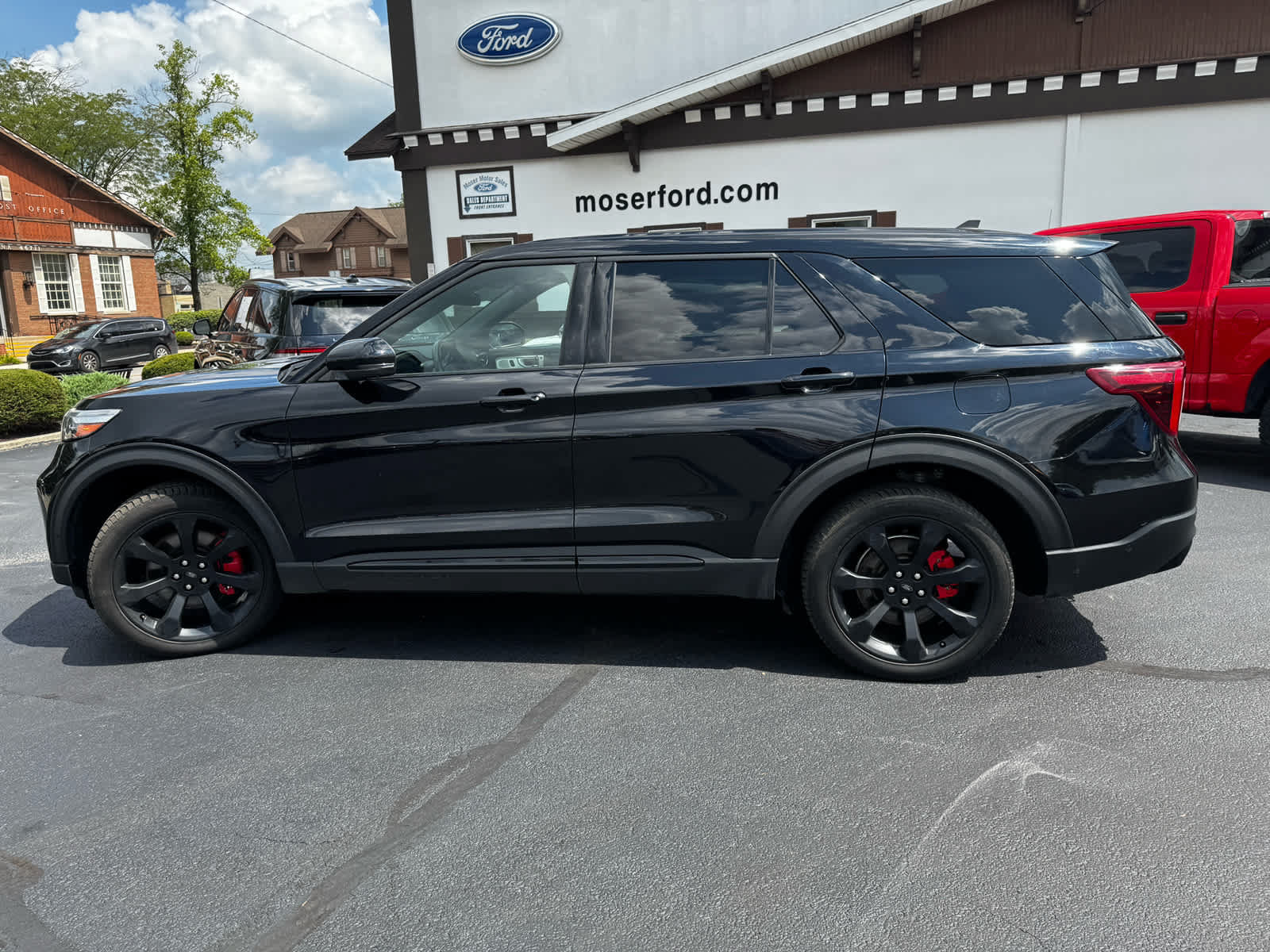 Used 2022 Ford Explorer ST w/ ST Street Pack AWD/4WD image 13