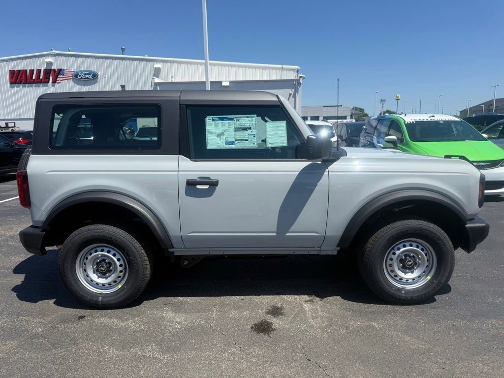 New 2026 Ford Bronco 2-Door AWD/4WD image 2