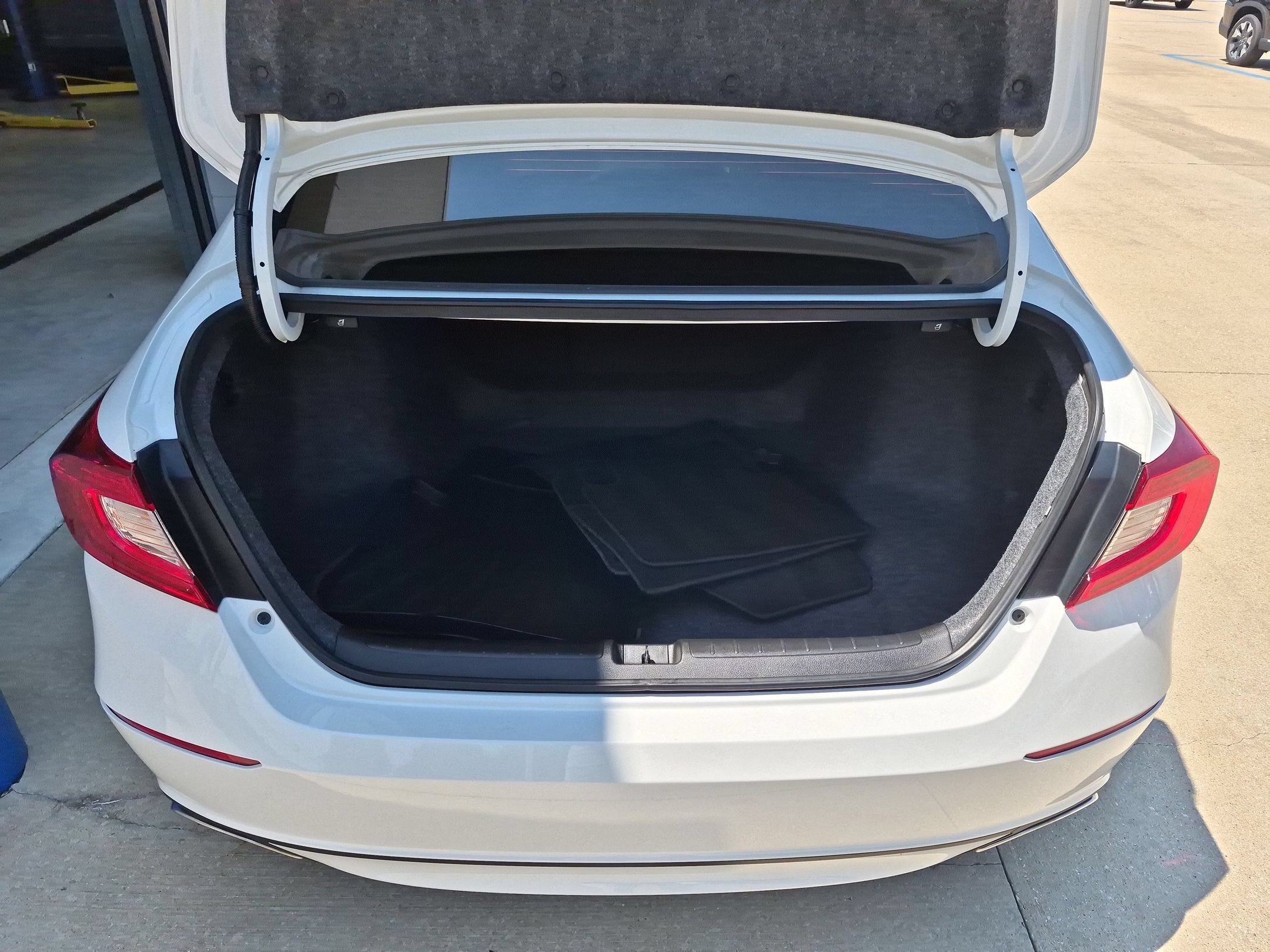 Certified 2022 Honda Accord Sport image 25