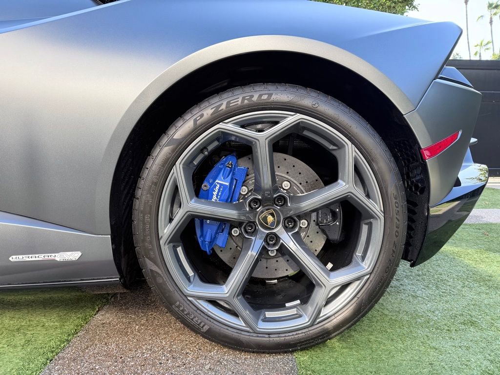 Used 2023 Lamborghini Huracan EVO image 17