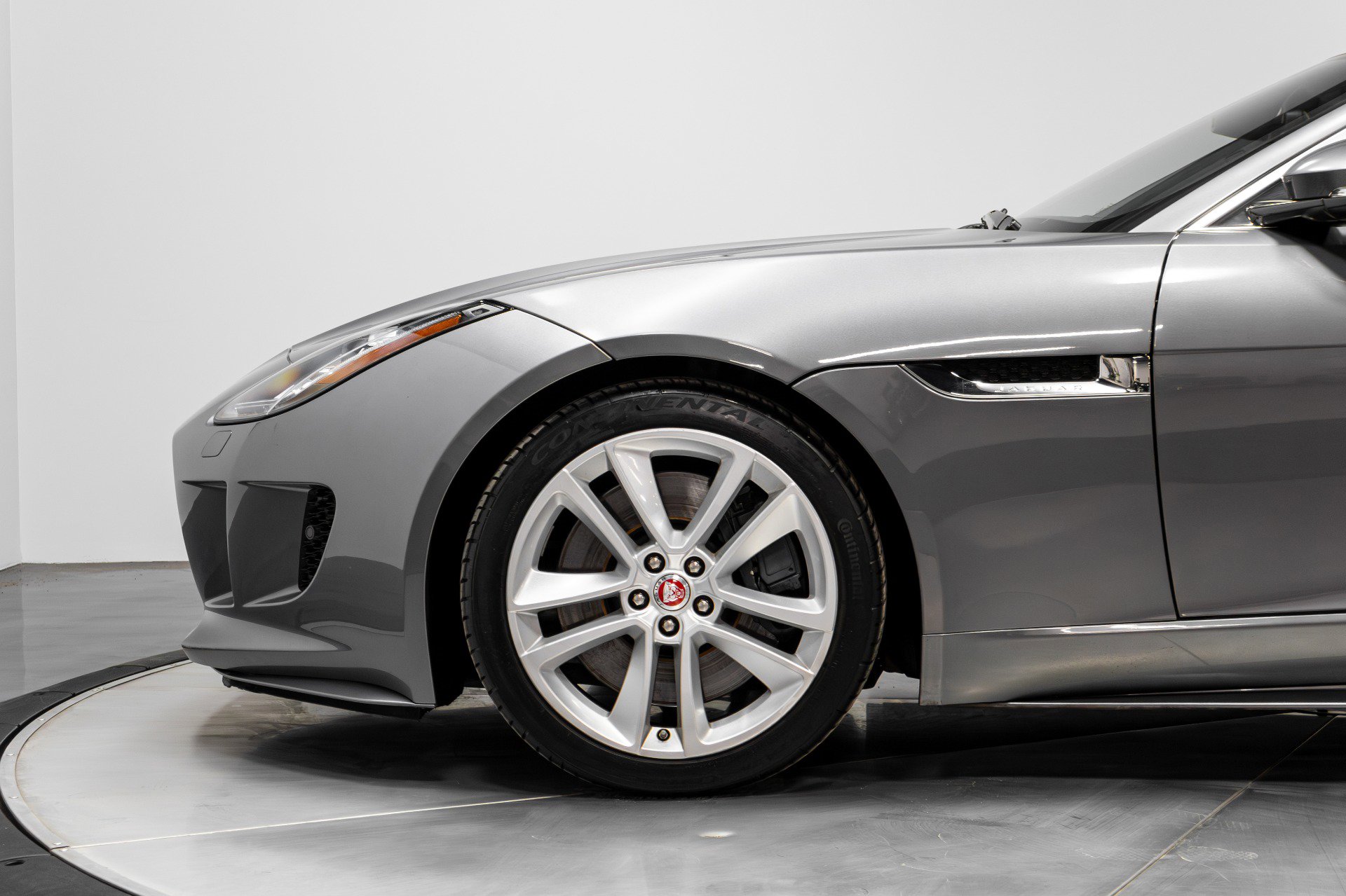 Used 2016 Jaguar F-TYPE S image 22