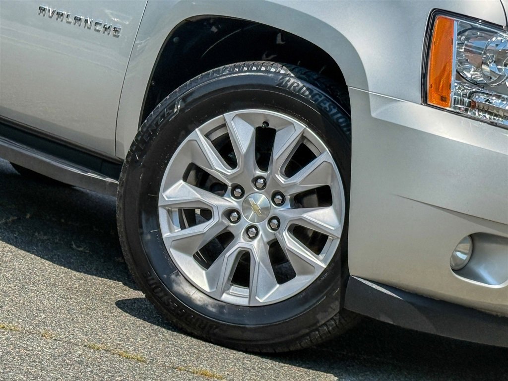 Used 2010 Chevrolet Avalanche LT w/ Luxury Package RWD image 26