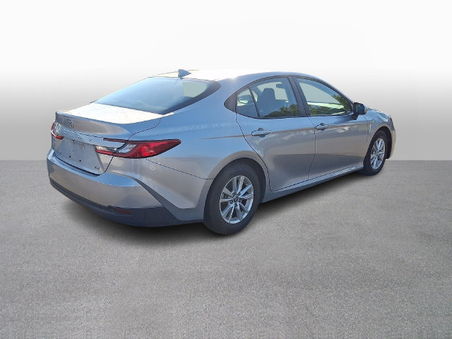 Used 2025 Toyota Camry LE FWD image 4