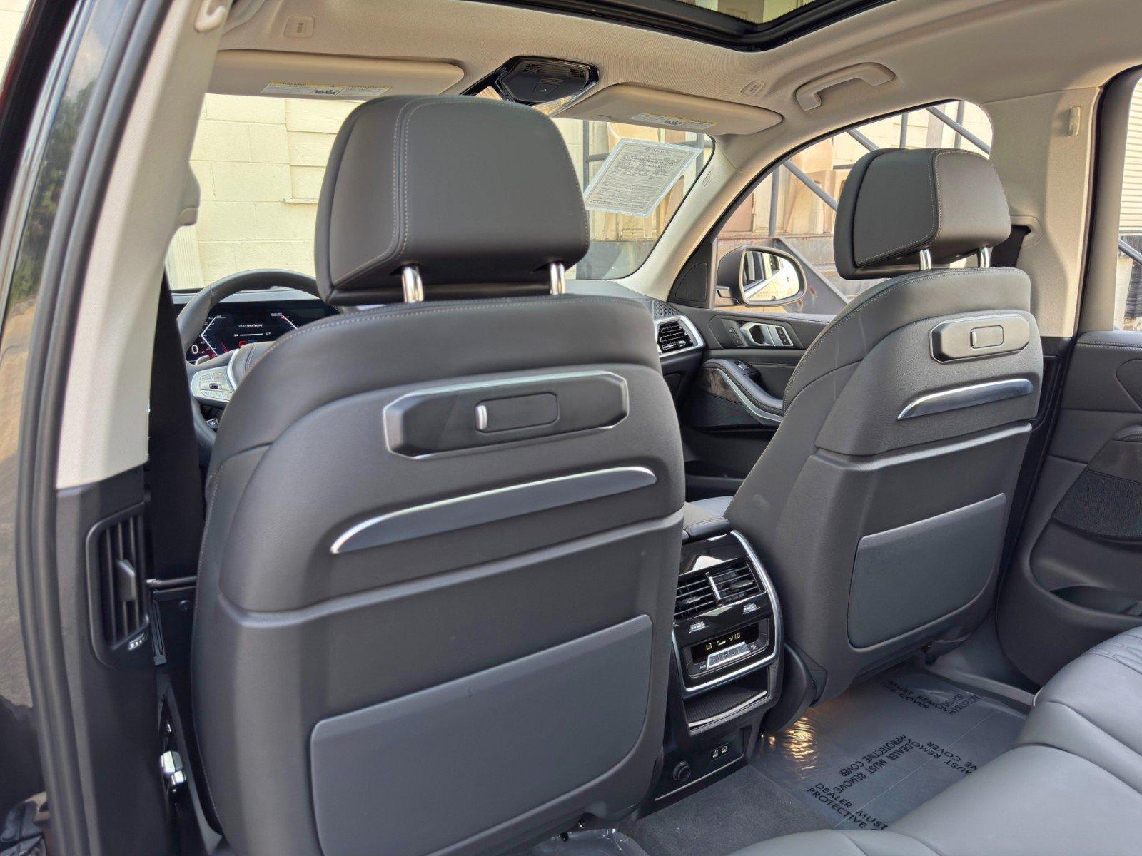 Used 2024 BMW X7 xDrive40i AWD/4WD image 39