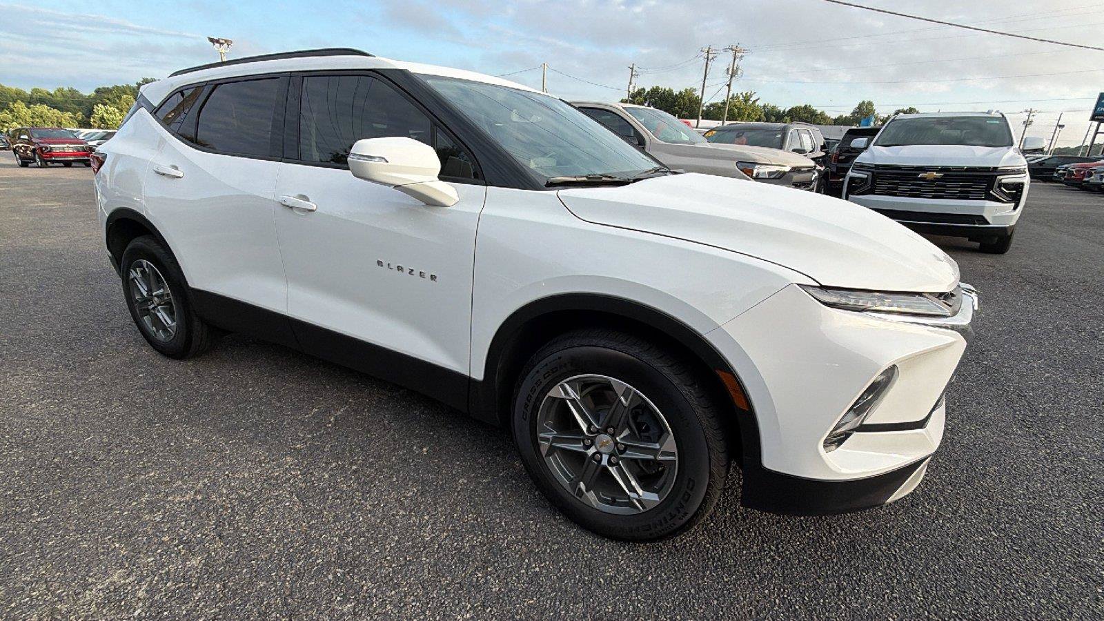 Used 2024 Chevrolet Blazer LT FWD image 7