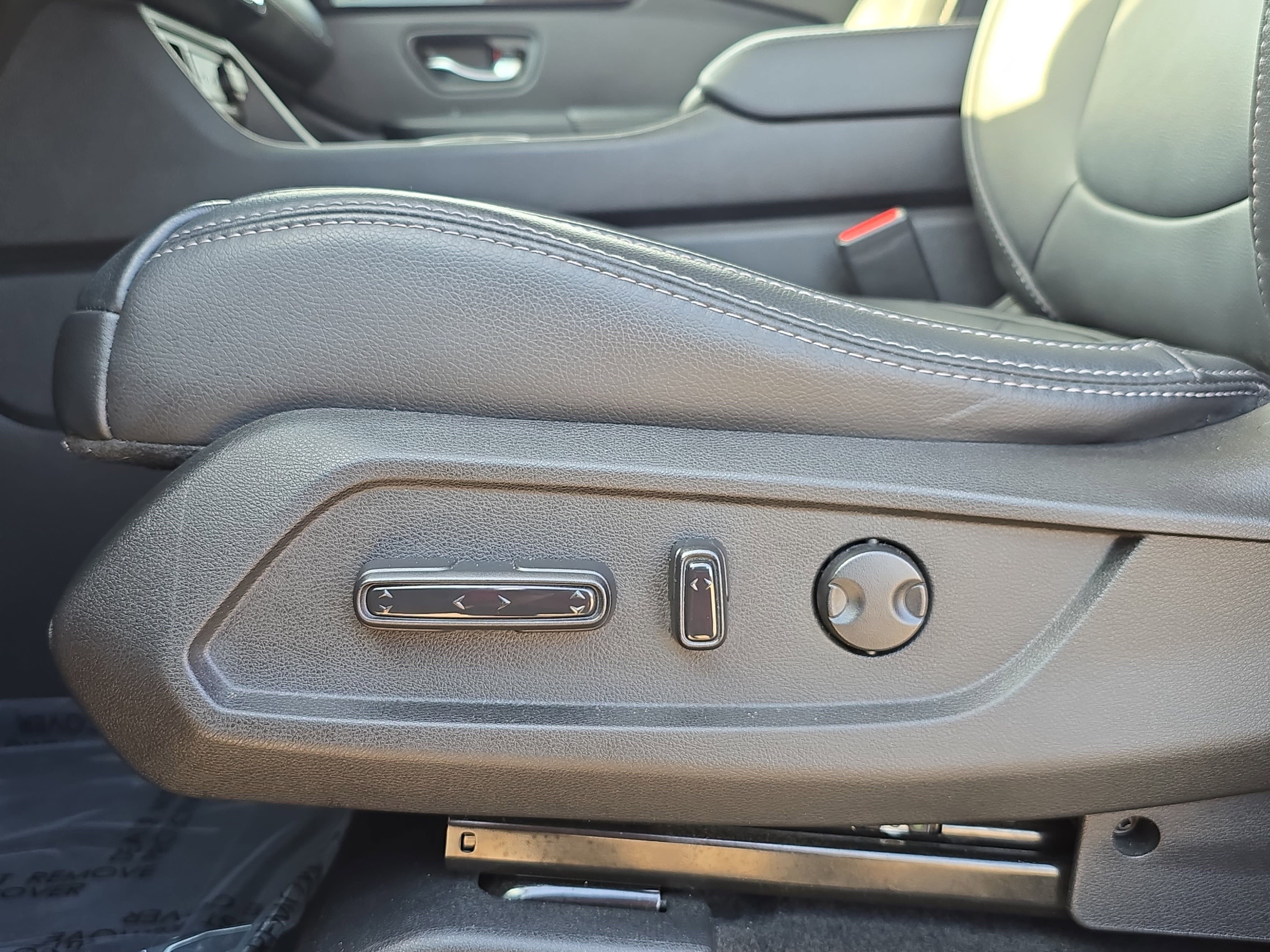 Used 2024 Honda Pilot Touring image 31