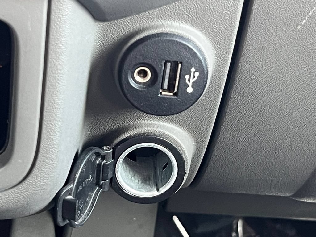 Used 2019 Nissan Frontier SV RWD image 6