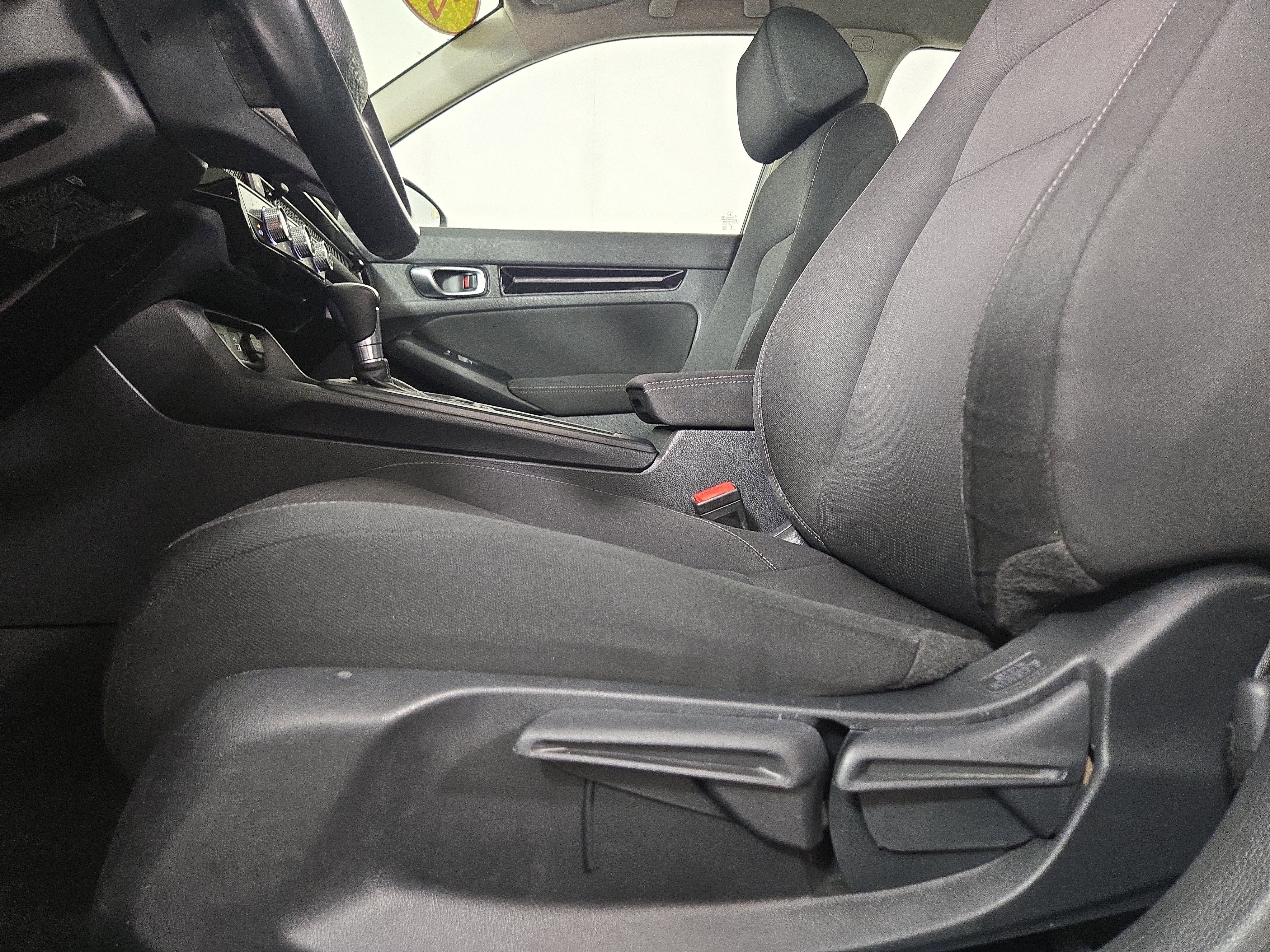 Used 2023 Honda Civic EX image 30