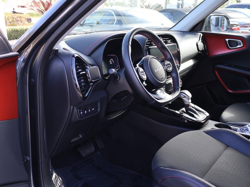 Used 2023 Kia Soul GT-Line w/ GT-Line Technology Package image 25