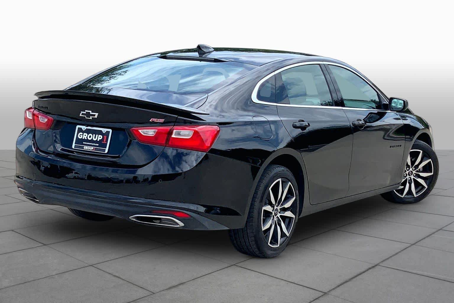 Used 2025 Chevrolet Malibu RS FWD image 13