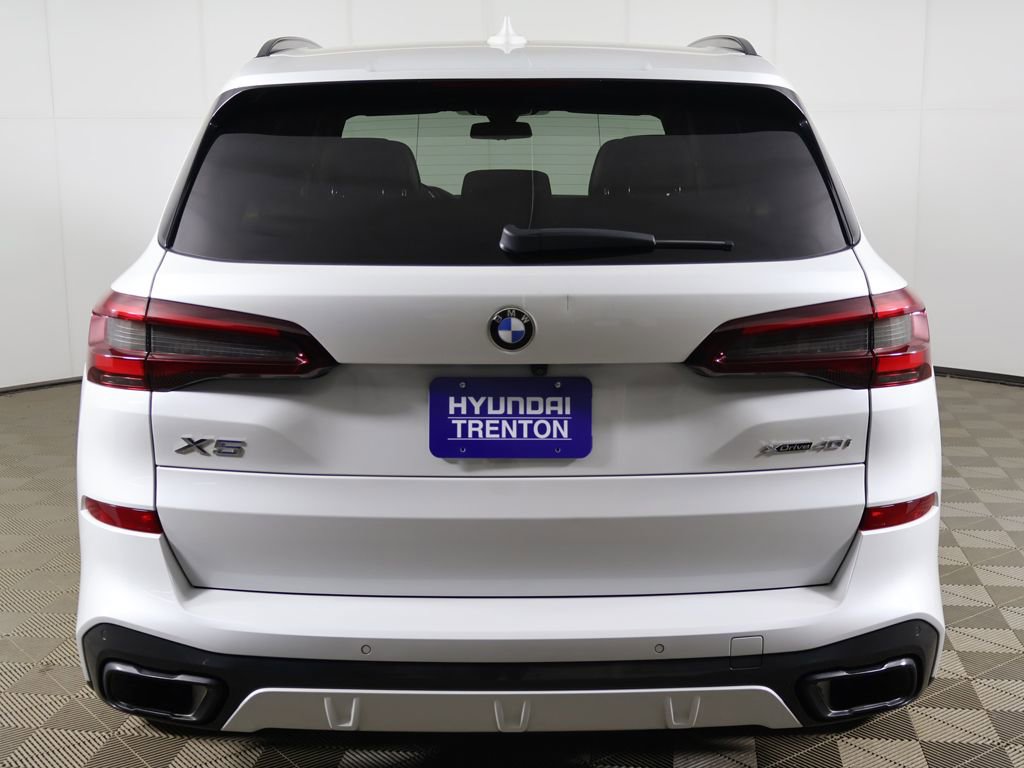 Used 2022 BMW X5 xDrive40i w/ M Sport Package image 16