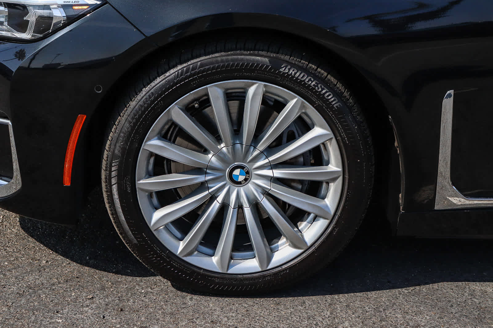 Used 2021 BMW 740i image 12