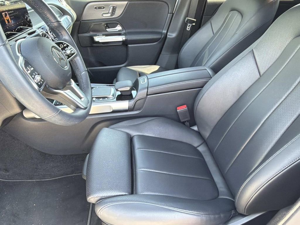 Used 2023 Mercedes-Benz GLB 250 image 12