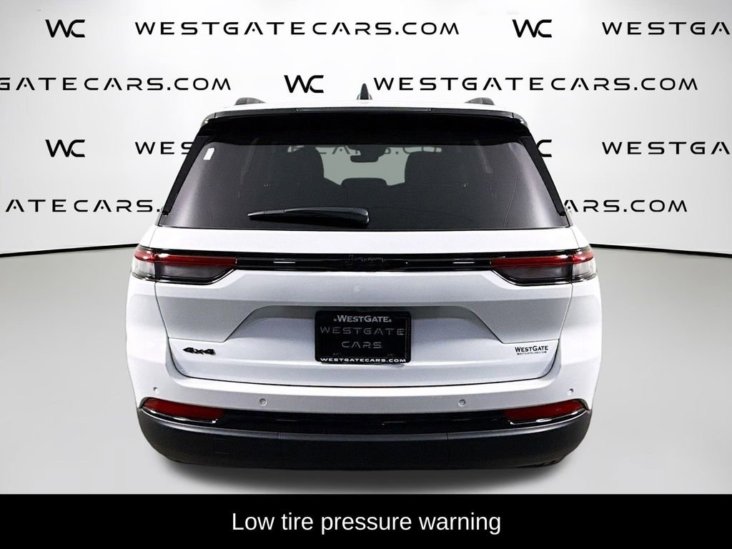 New 2025 Jeep Grand Cherokee Altitude image 7