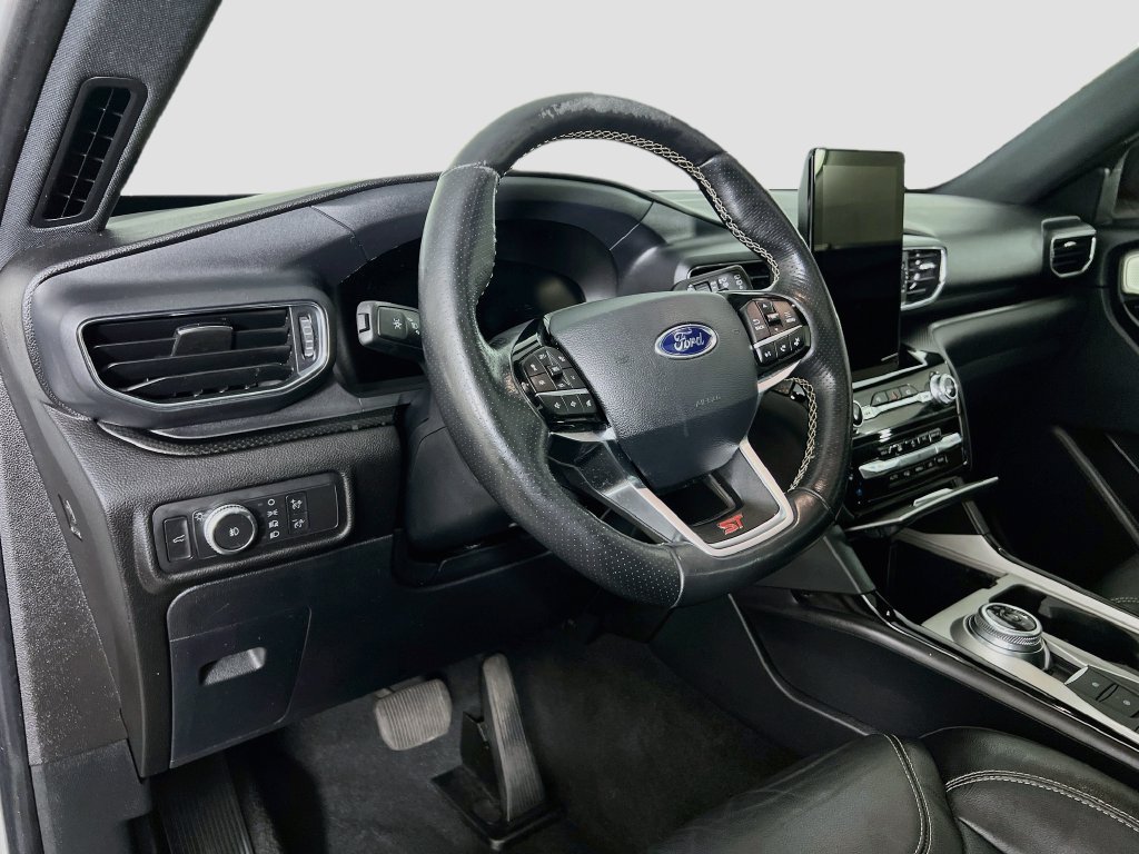 Certified 2022 Ford Explorer ST w/ Equipment Group 401A AWD/4WD image 9