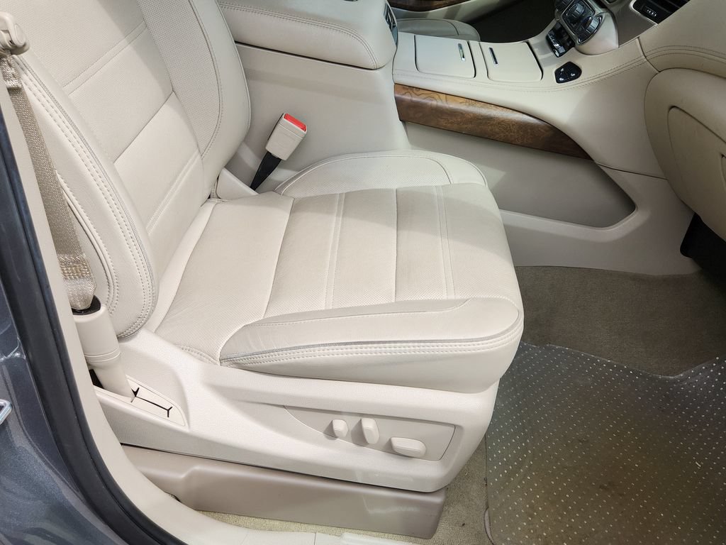 Used 2018 GMC Yukon Denali w/ Enhanced Security Package AWD/4WD image 15