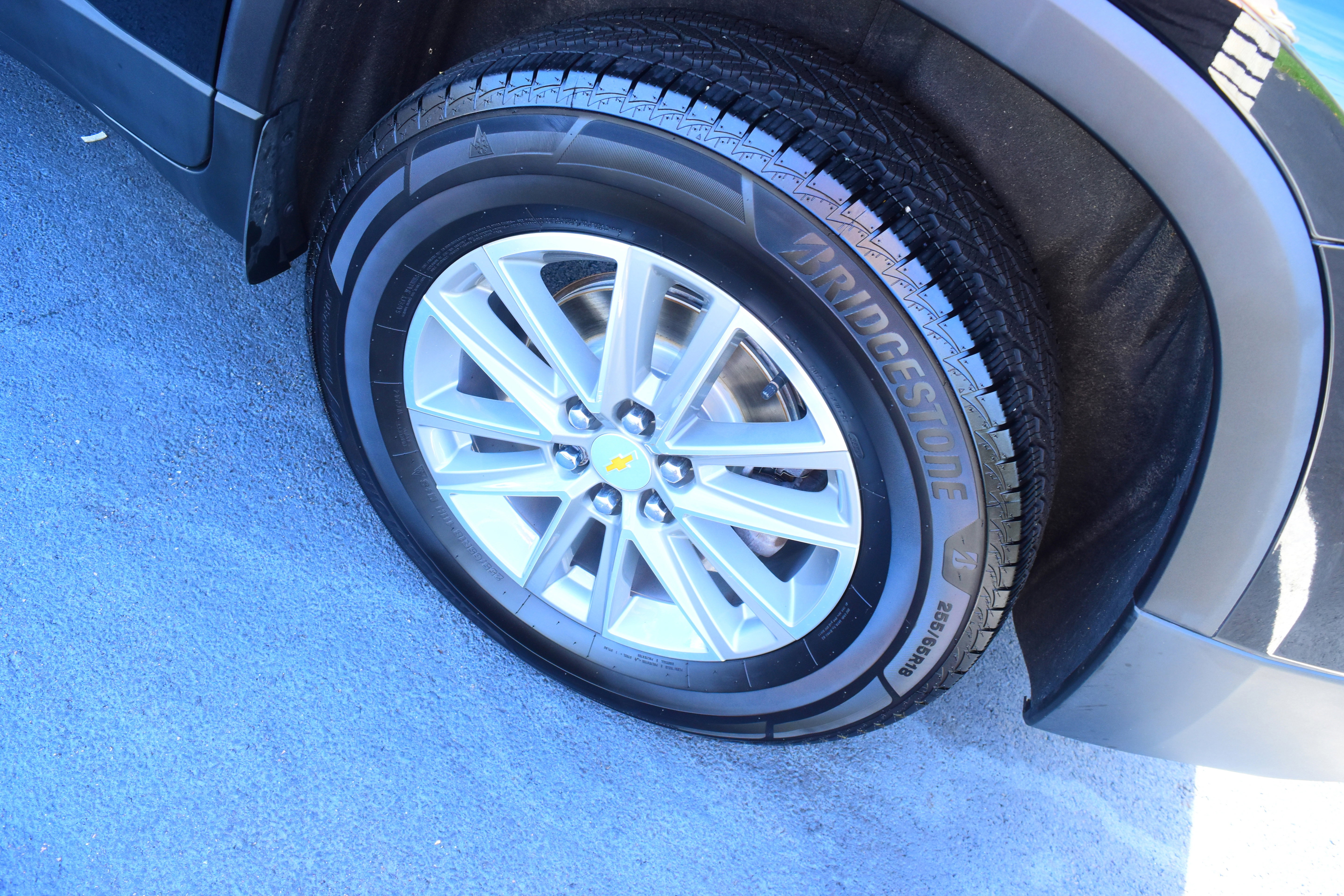 Used 2023 Chevrolet Traverse LT w/ Rear Camera Mirror Package image 13