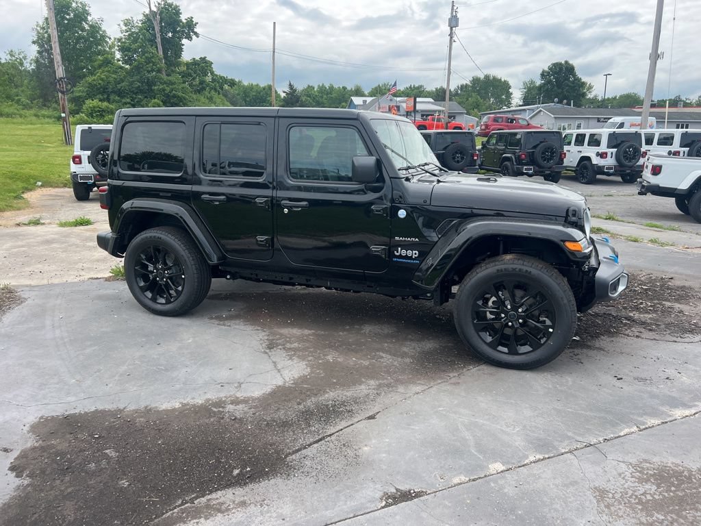 New 2024 Jeep Wrangler Unlimited Sahara w/ Technology Group AWD/4WD image 2