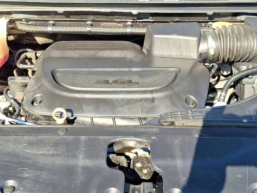 Used 2023 Chrysler Pacifica Touring-L FWD image 29