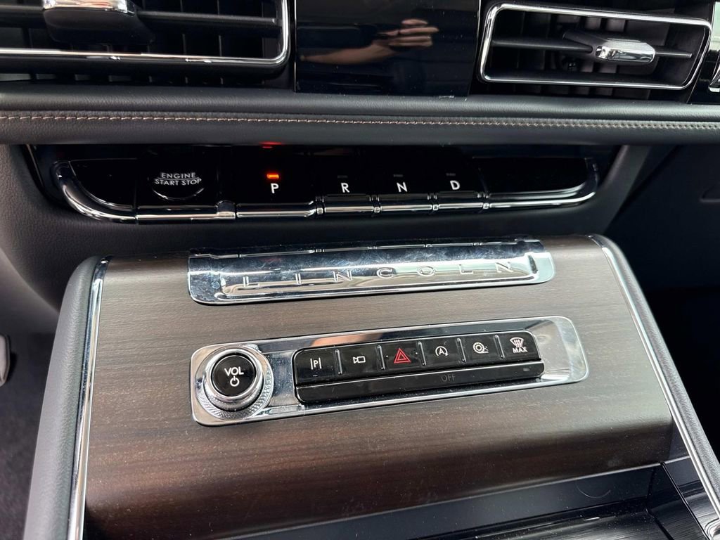 New 2025 Lincoln Aviator Reserve w/ Equipment Group 201A image 25