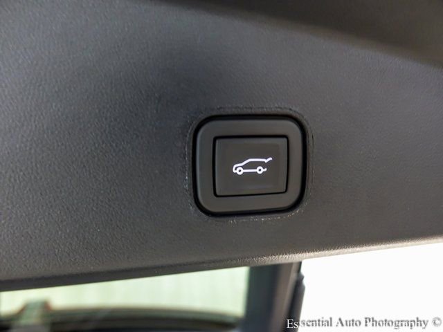 New 2025 Cadillac Lyriq Luxury w/ LPO, Floor Liner Package image 21