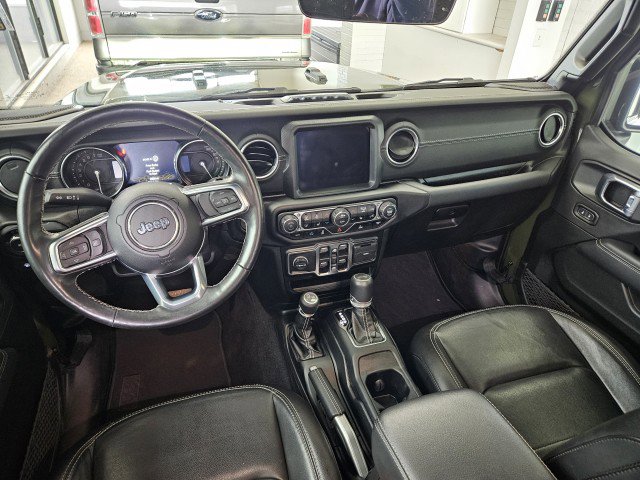 Used 2021 Jeep Wrangler Unlimited Sahara w/ Cold Weather Group AWD/4WD image 18