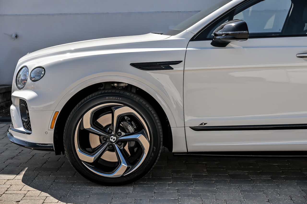 Certified 2022 Bentley Bentayga AWD/4WD image 10