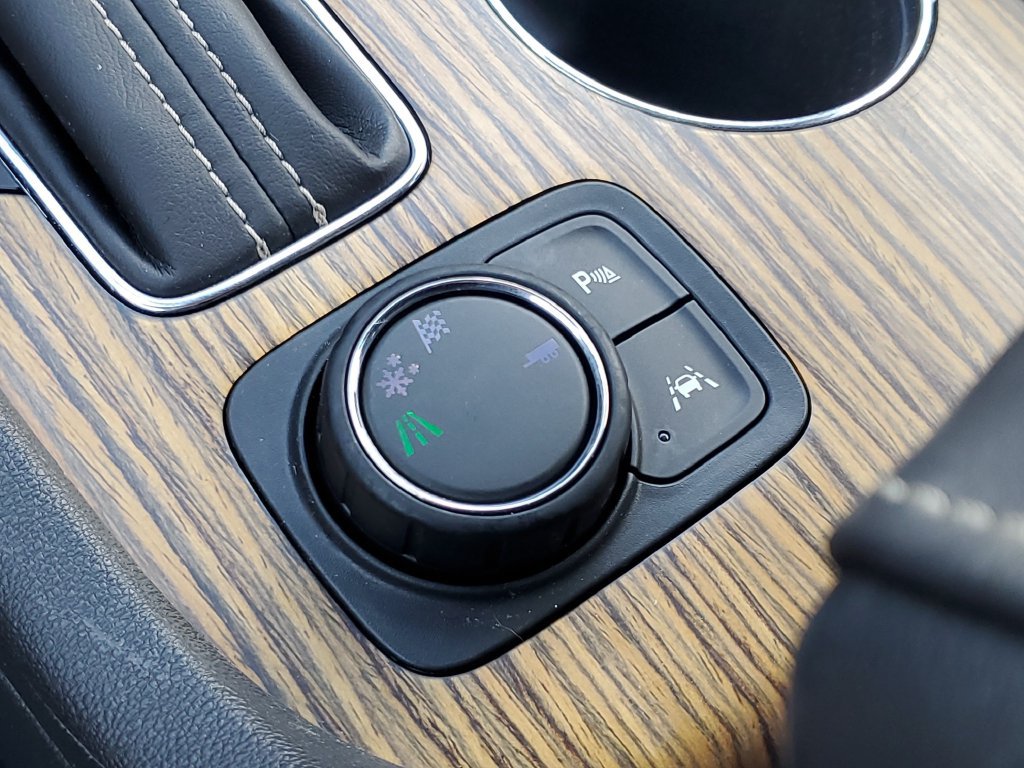 Certified 2019 GMC Acadia Denali w/ Technology Package FWD image 31