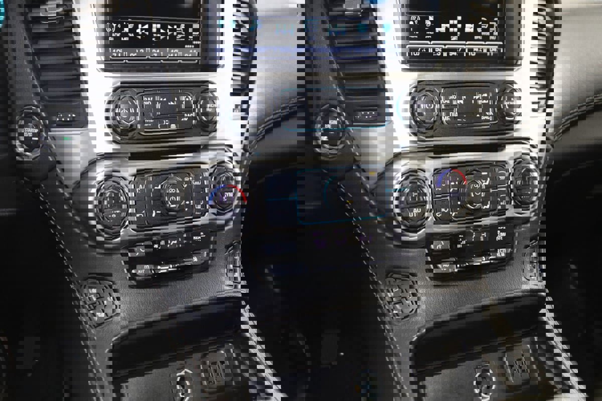 Used 2017 Chevrolet Tahoe Premier image 31