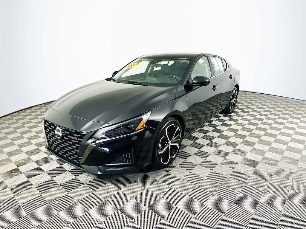 Used 2024 Nissan Altima 2.5 SR FWD image 5