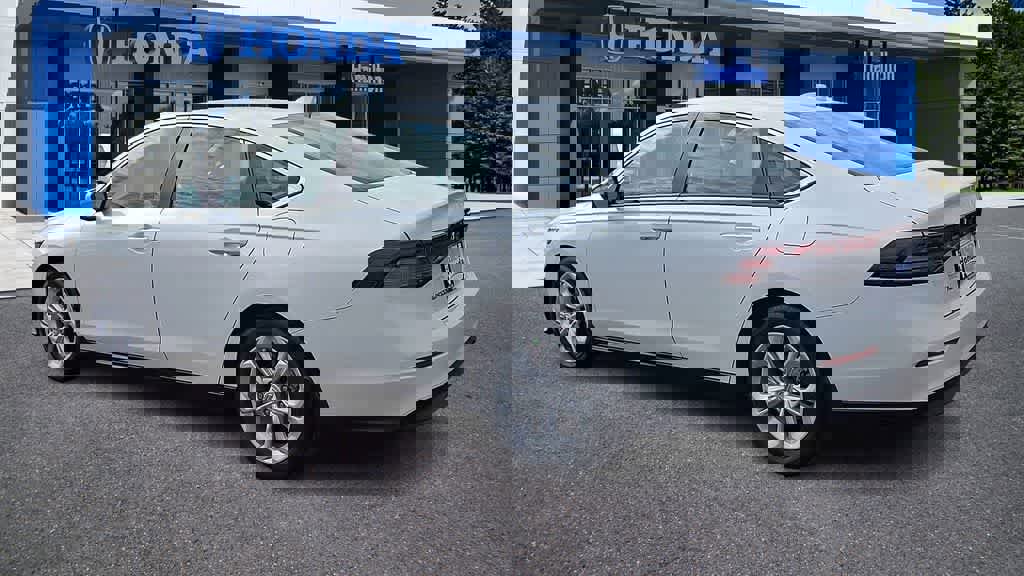 Certified 2023 Honda Accord LX image 6