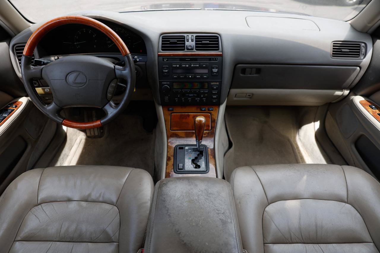Used 1999 Lexus LS 400 w/ Premium Pkg RWD image 2